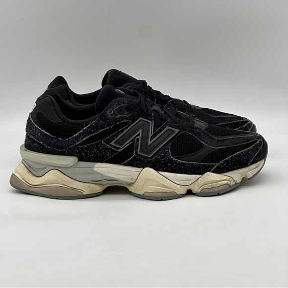 New Balance 9060 Sneakers. Size 13
